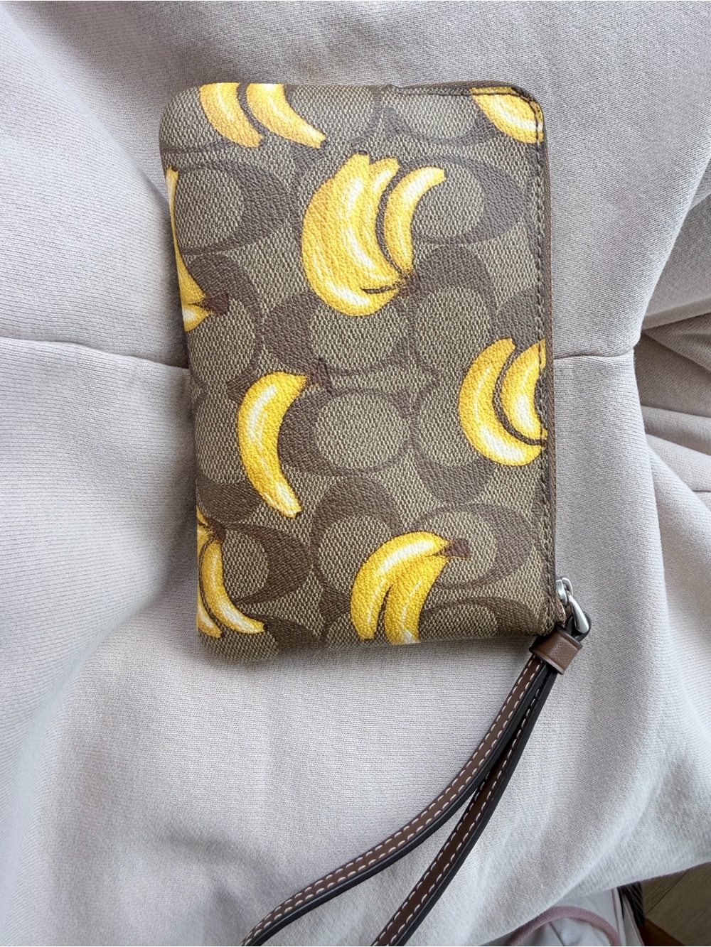 Authentic Coach Corner Zip Wristlet in Signature Canvas with Banana Print - Picture 2 of 6